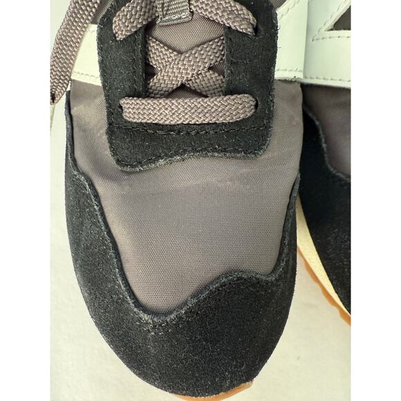 New Balance Retro 237 Boys Black Running Shoes Size 3.5 - Picture 2 of 6